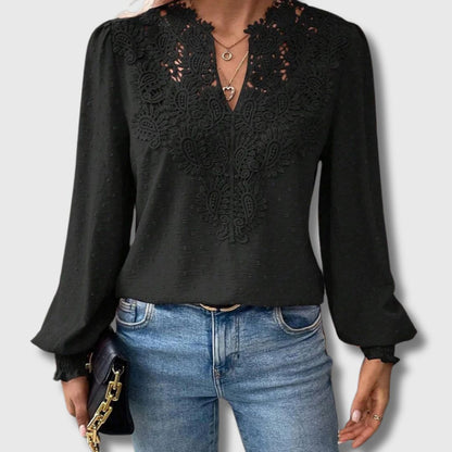 Emily | Handgefertigte Spitzenbluse mit V-Ausschnitt