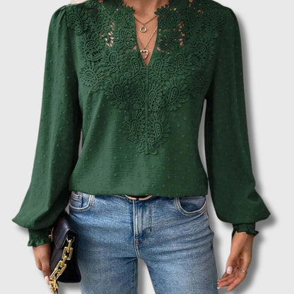 Emily | Handgefertigte Spitzenbluse mit V-Ausschnitt
